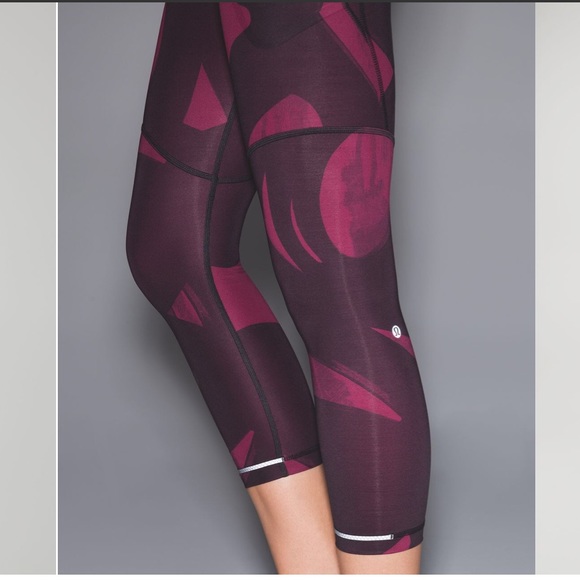 Lululemon All Sport Crop - Picture 7 of 7